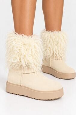 PrettyLittleThing Cream Faux Suede Fur Platform Winter Boots Booties Size 8